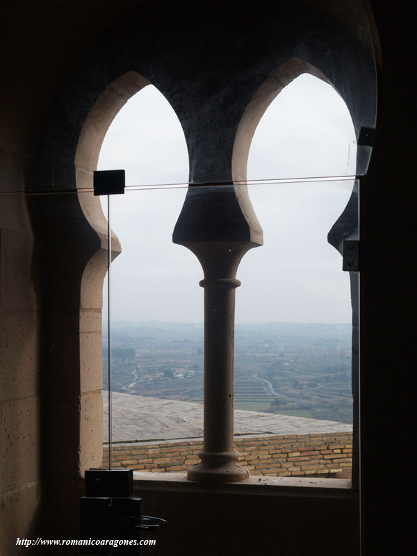 VENTANAL AJIMEZADO RECONSTRUIDO, DESDE EL INTERIOR